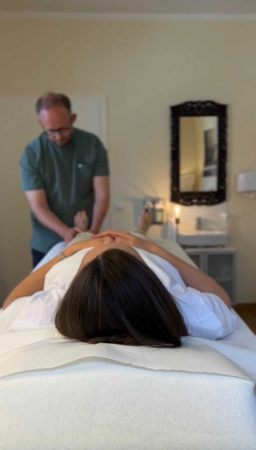 Behandlungsraum Praxis Beindorff Hannover — japanische Moxibustion